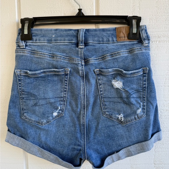 American Eagle High Waisted Light Wash Next Level Stretch Cuffed Shorts Size 0 - Picture 3 of 3